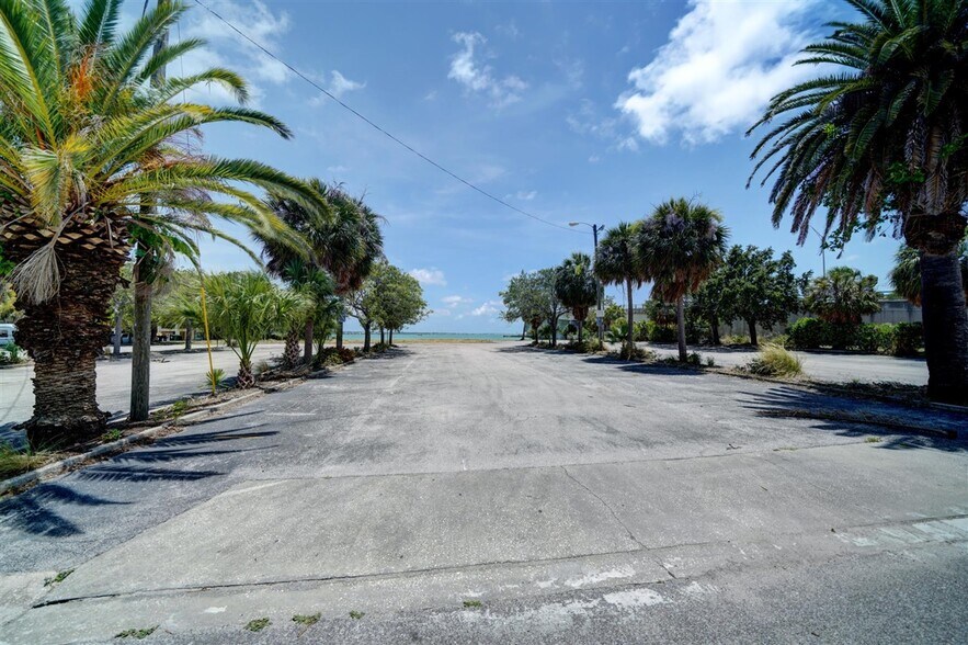 More Photos Of 805 S Gulfview Blvd, Clearwater Beach Land For Sale