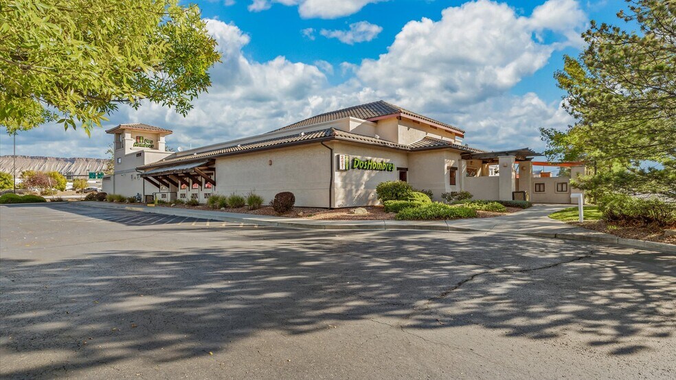 More Photos Of 3245 I-70 Business Loop, Clifton Restaurant For Sale