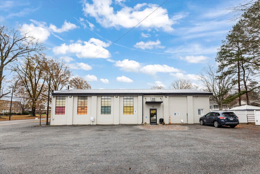 More Photos Of 1008 N Main St, China Grove Warehouse For Sale
