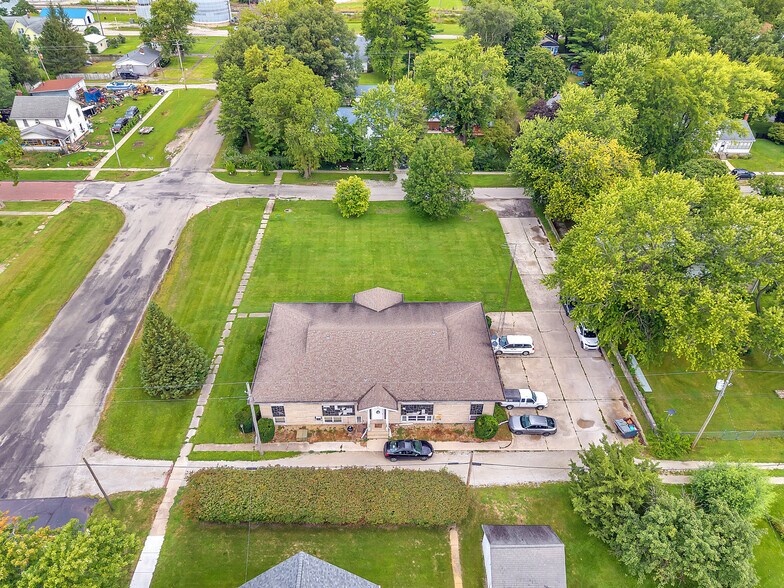 More Photos Of 100 E Market St, Piper City Apartments For Sale