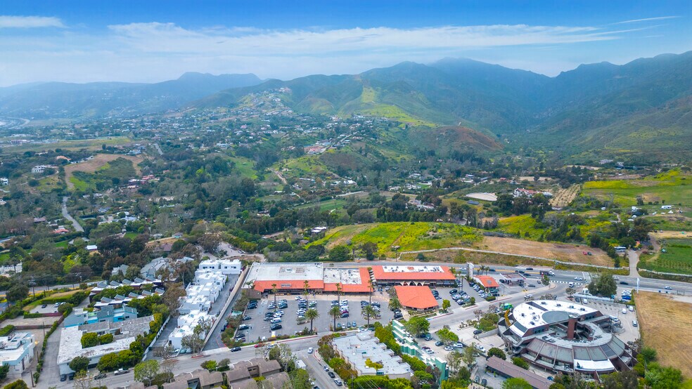 More Photos Of 29169 Heathercliff Rd, Malibu Restaurant For Lease