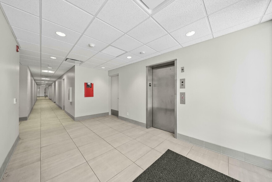 More Photos Of 638 Harrison Ave, Panama City Bank For Lease