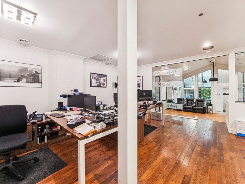 More Photos Of 175 W Beaver Creek Rd, Richmond Hill Light Distribution For Sale