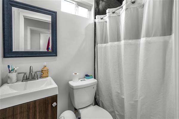 More Photos Of 609 Corwin Ave, Glendale Multifamily For Sale