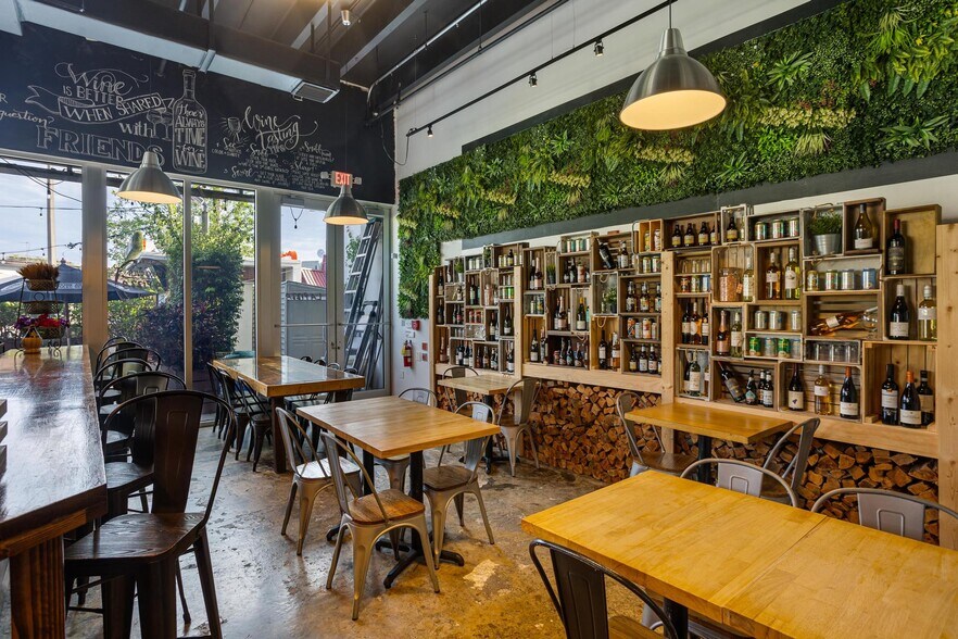 More Photos Of 5840 SW 71st St, South Miami Restaurant For Sale