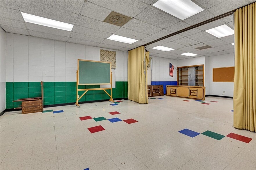 More Photos Of 17200 E 39th St S, Independence Religious Facility For Sale