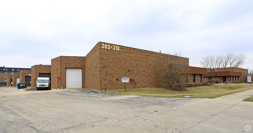 Primary Photo Of 302-318 Roma Jean Pky, Streamwood Warehouse For Lease