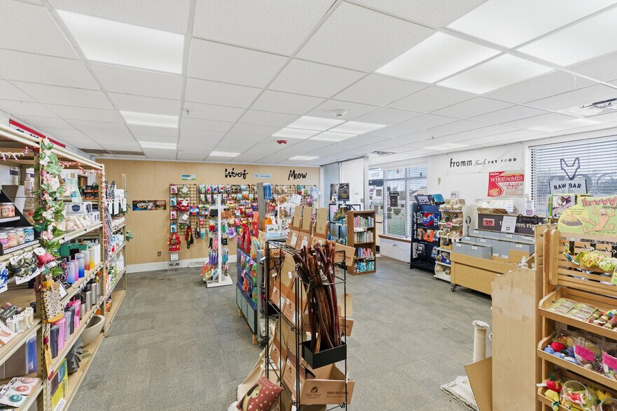 More Photos Of 3050 Wagner Rd, Waterloo Freestanding For Sale