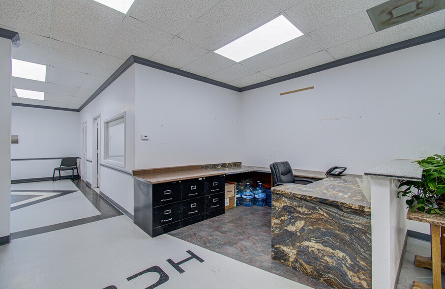 More Photos Of 7571 Morley St, Houston Warehouse For Sale
