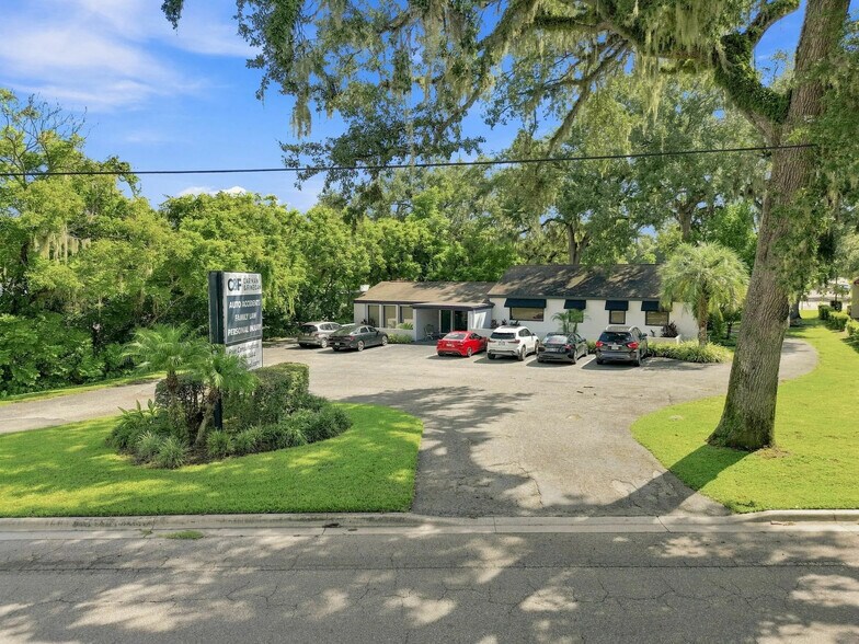 More Photos Of 223 Lithia Pinecrest Rd, Brandon Office For Sale