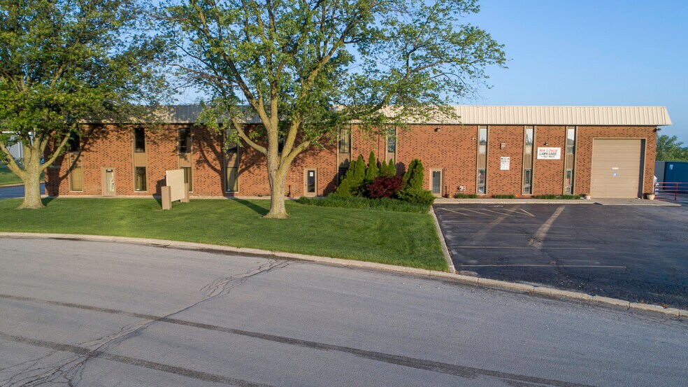 More Photos Of 20620 Burl Ct, Joliet Warehouse For Lease