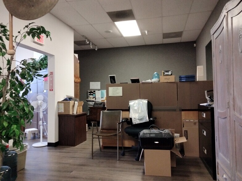 More Photos Of 4125 Market St, Ventura Light Manufacturing For Sale