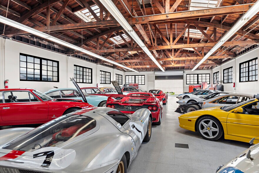 More Photos Of 110-118 E 16th St, Costa Mesa Industrial For Sale