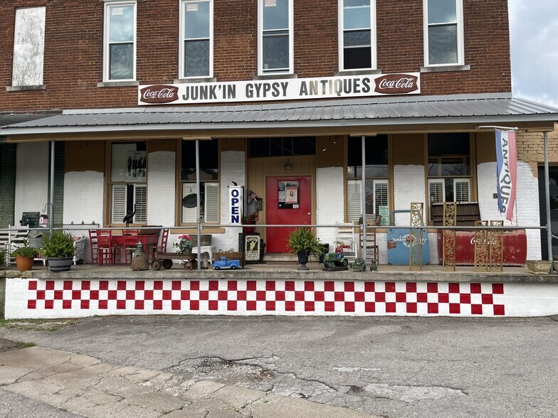 Primary Photo Of 123 Water St, Horse Cave Storefront Retail Residential For Sale
