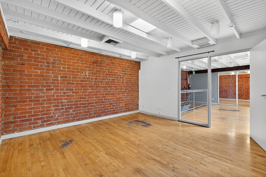 More Photos Of 4716 Vineland Ave, North Hollywood Loft Creative Space For Lease