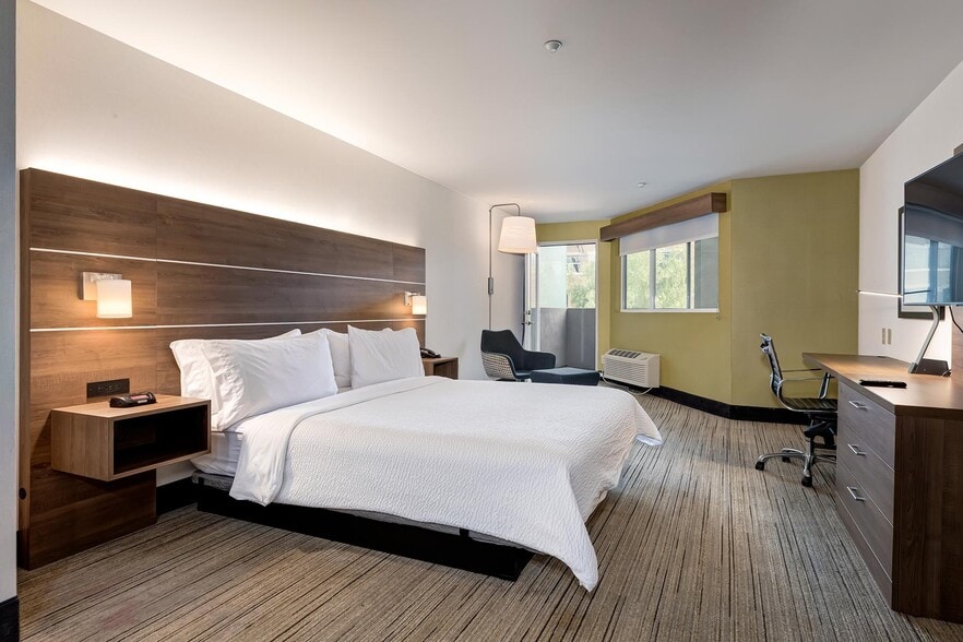 More Photos Of 611 S Westlake Ave, Los Angeles Hotel For Sale