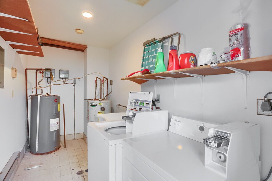 More Photos Of 115 W Main St, Evans City Freestanding For Sale