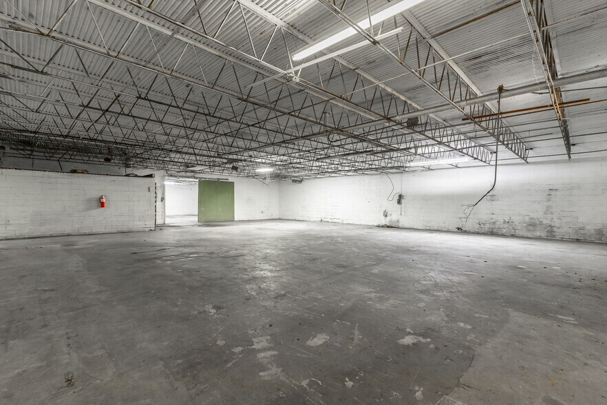 More Photos Of 360 Carbondale Rd SW, Dalton Warehouse For Sale