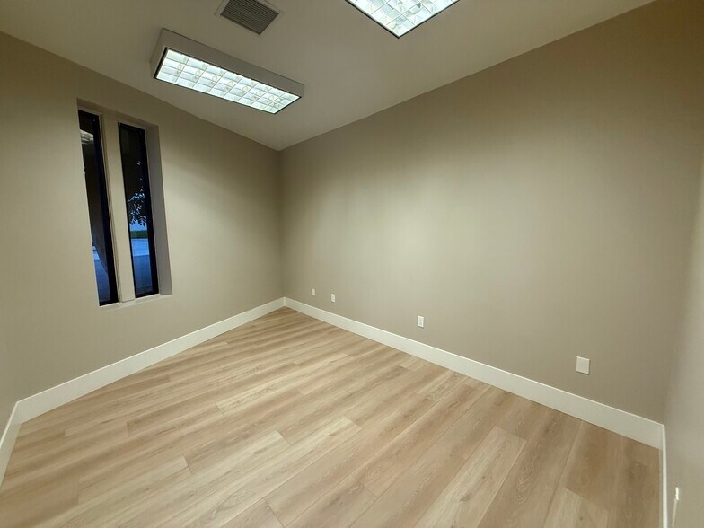 More Photos Of 450 S Lone Hill Ave, San Dimas Warehouse For Lease