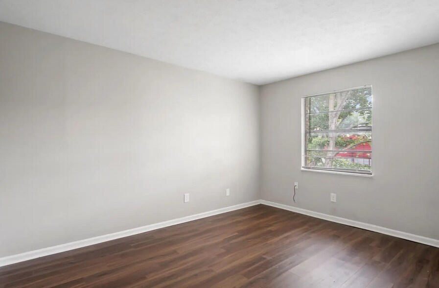 More Photos Of 111 E Obryan Ave, Bardstown Apartments For Sale