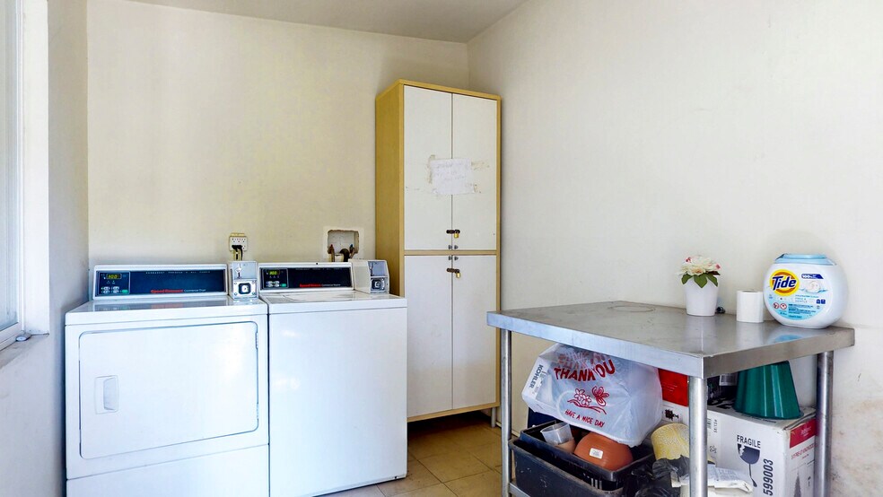 More Photos Of 1344 E Broadway, Glendale Apartments For Sale