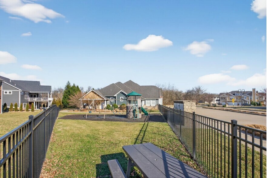 More Photos Of 2020 Walden Blvd, Cape Girardeau Apartments For Sale