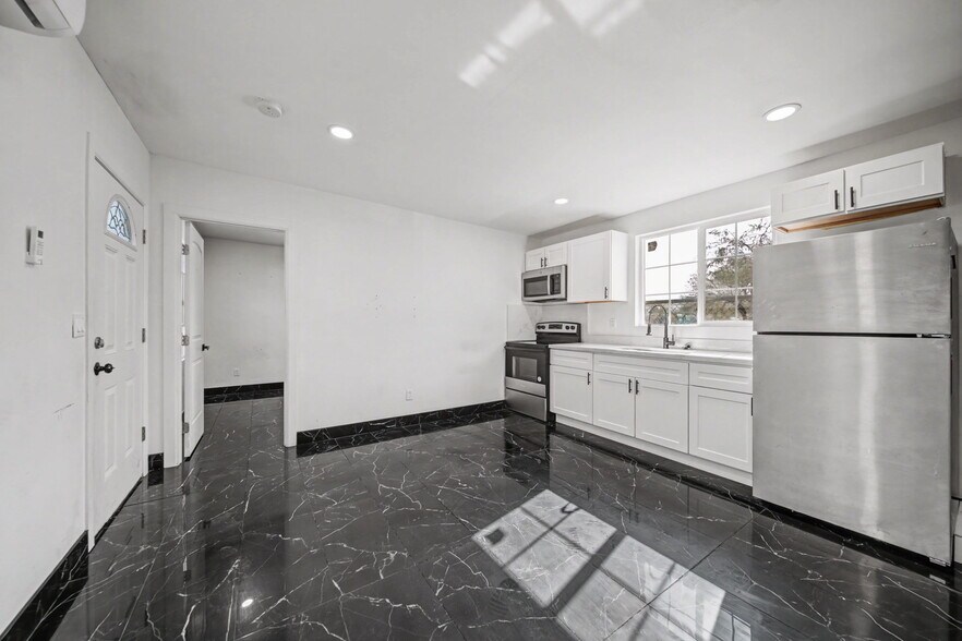 More Photos Of 4028 S 15th St, Phoenix Multifamily For Sale