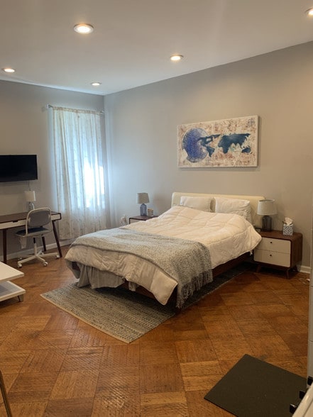 More Photos Of 113 E 39th St, New York Apartments For Sale