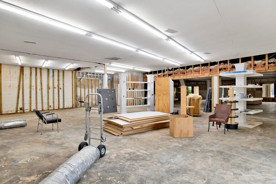 More Photos Of 616 Gulf Shores Pky, Gulf Shores Freestanding For Sale