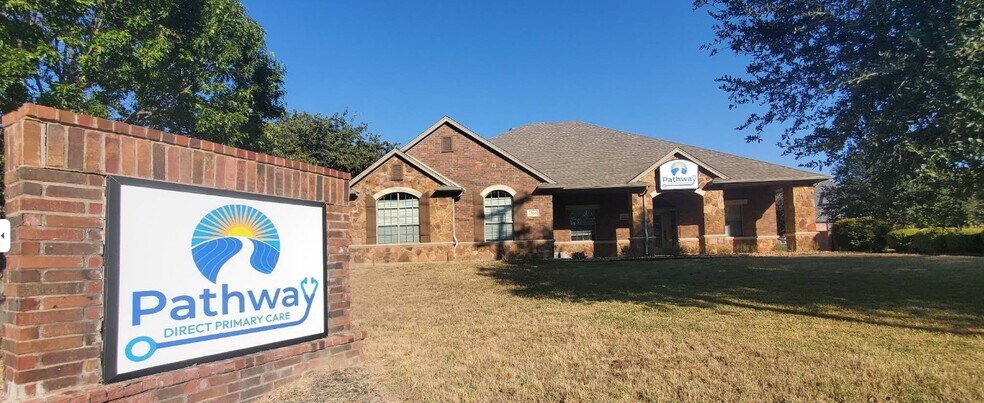 Primary Photo Of 7956 Davis Blvd, North Richland Hills Medical For Lease