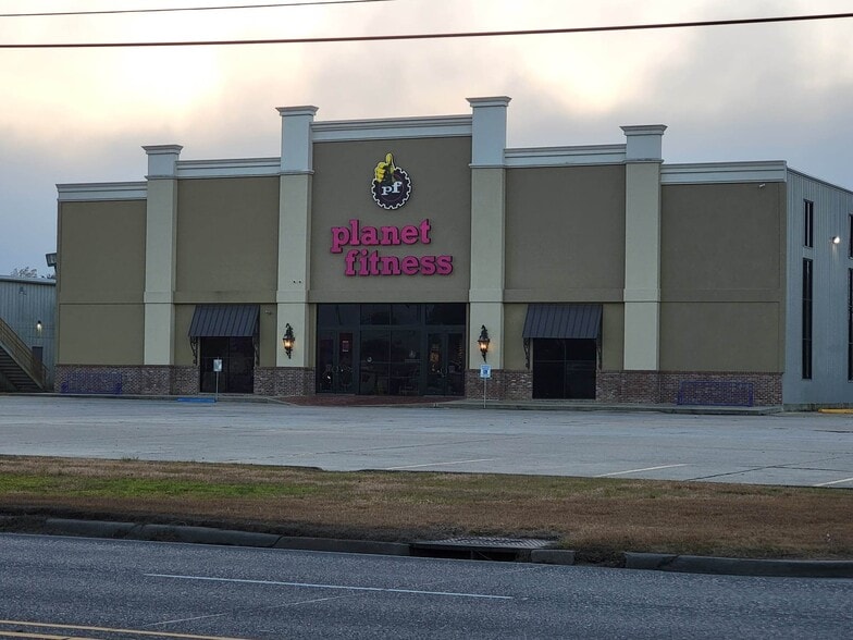 More Photos Of 1808 Ruth St, Sulphur Land For Sale