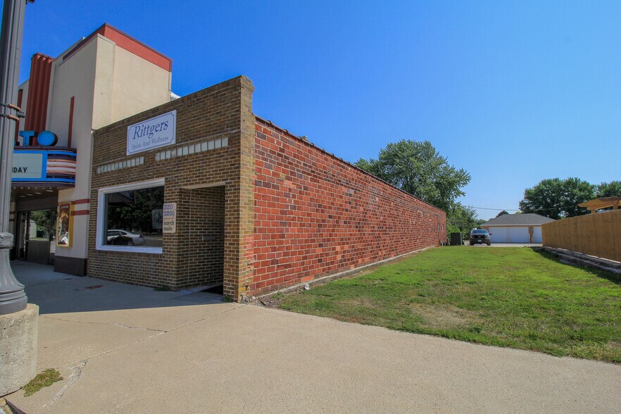 More Photos Of 320 N Main St, Pocahontas Medical For Sale