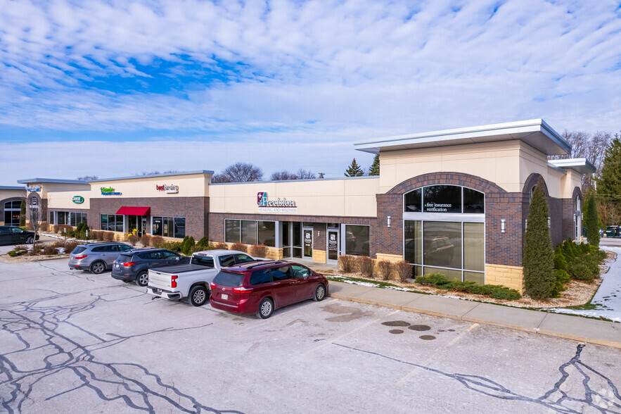 Primary Photo Of 17040 W Greenfield Ave, Brookfield Storefront Retail Office For Lease