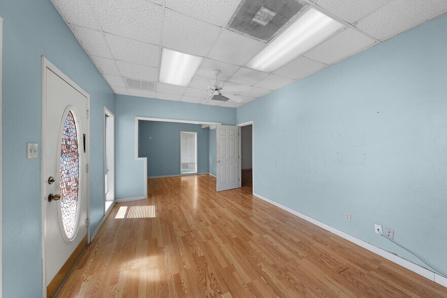 More Photos Of 1118 Interstate Highway 30, Greenville Storefront Retail Office For Lease