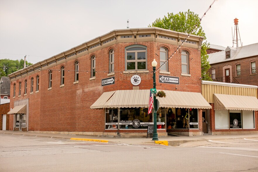 Primary Photo Of 201 N Main St, Elkader Flex For Sale