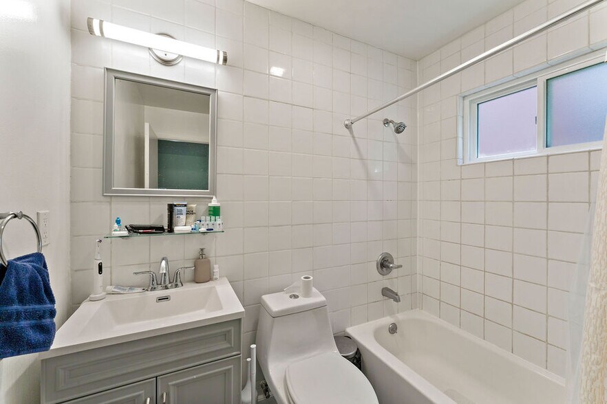 More Photos Of 2427 McKinley Ave, Berkeley Apartments For Sale