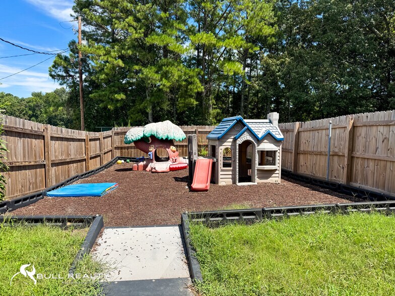 More Photos Of 2721 Highway 138 E, Jonesboro Daycare Center For Lease