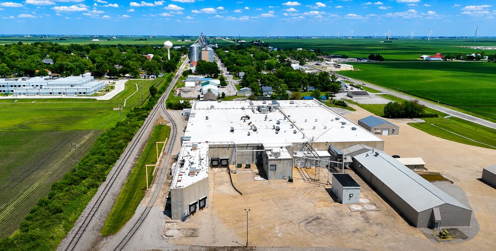 More Photos Of 320 W Gridley Rd, Gridley Warehouse For Sale
