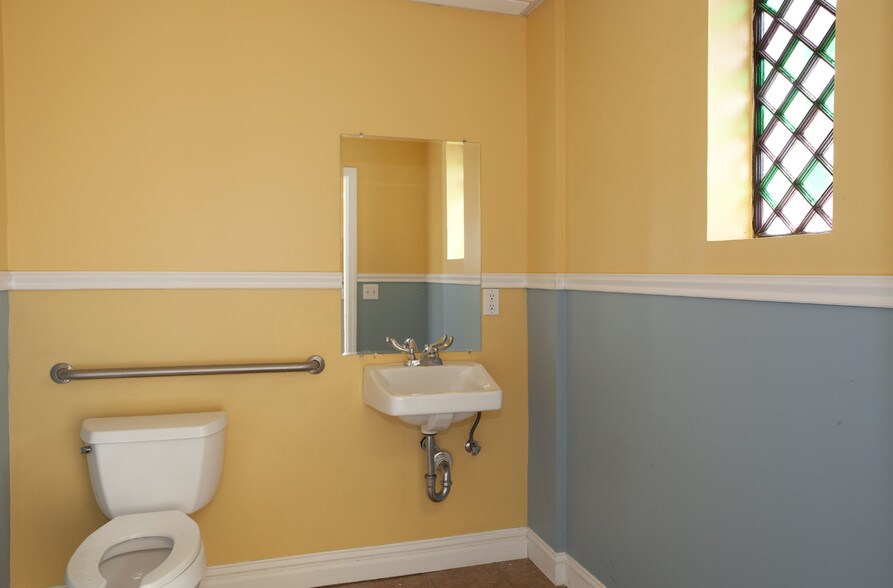 More Photos Of 97 Locust Ave, Cortlandt Manor Medical For Sale