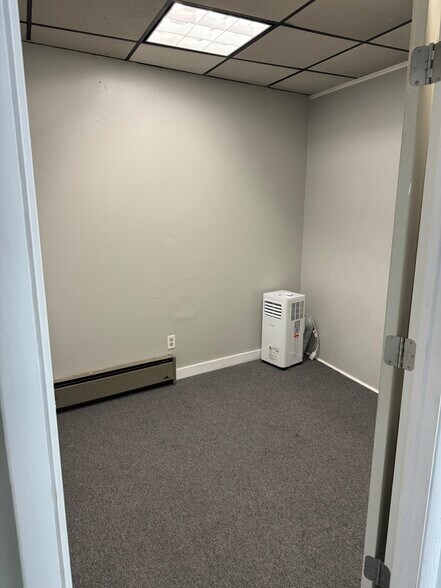 More Photos Of 437 Cavitt Ave, Trafford Office For Lease