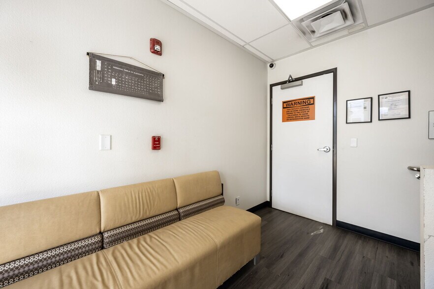 More Photos Of 32475 Date Palm Dr, Cathedral City Freestanding For Sale