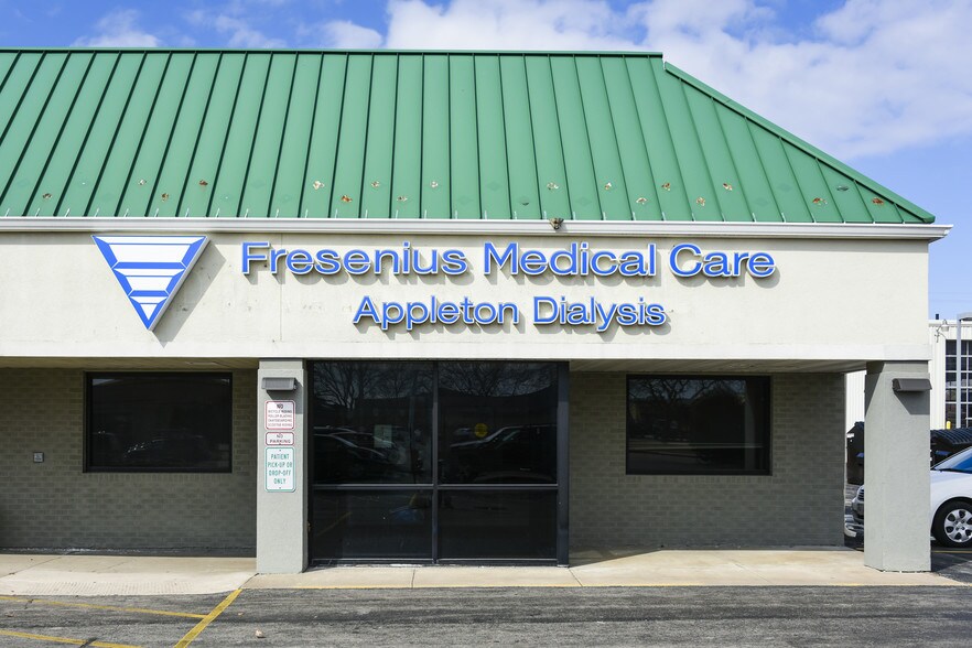 More Photos Of 2701 N Oneida St, Appleton Freestanding For Lease