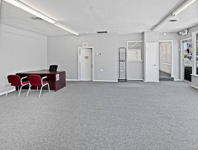 More Photos Of 129 E 5th St, Washington Showroom For Sale