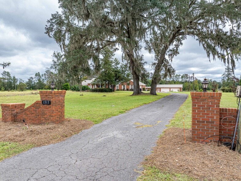 More Photos Of 1313 Irvin Ave SW, Live Oak Apartments For Sale