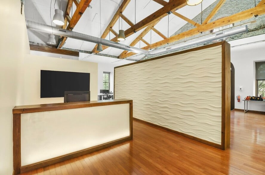 More Photos Of 3 Rector St, Philadelphia Office For Sale