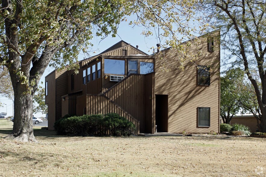 More Photos Of 419 Fairview Ave, Ponca City Medical For Sale