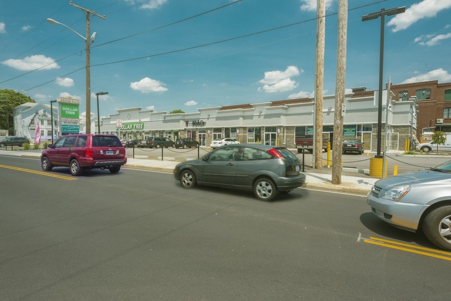 More Photos Of 361 Dexter St, Central Falls Freestanding For Lease