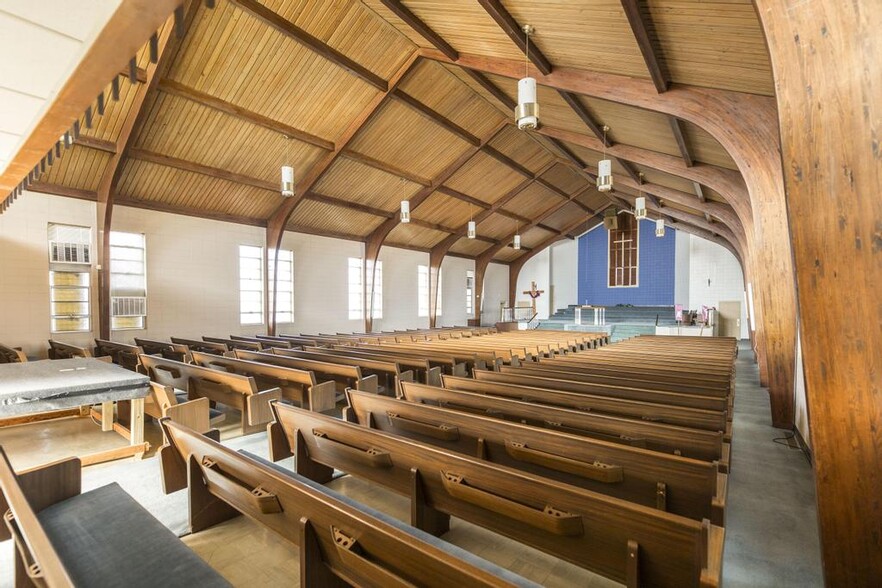 More Photos Of 2270 Shurling Dr, Macon-Bibb Religious Facility For Sale