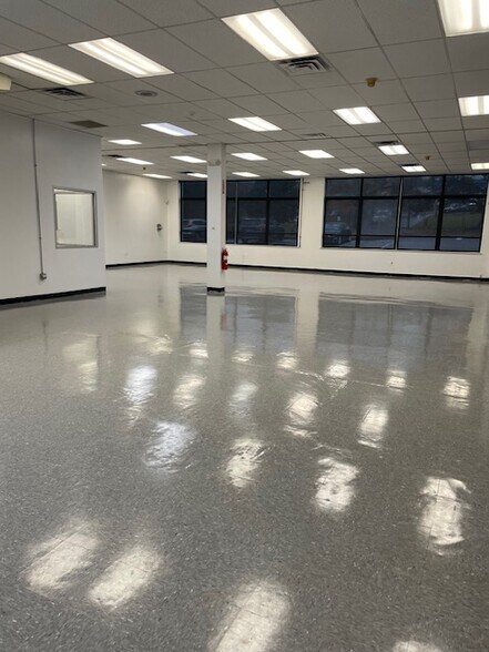 More Photos Of 44 Executive Blvd, Elmsford Loft Creative Space For Lease