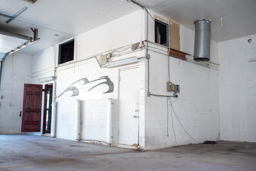 More Photos Of 1102 Island St, La Crosse Industrial For Sale